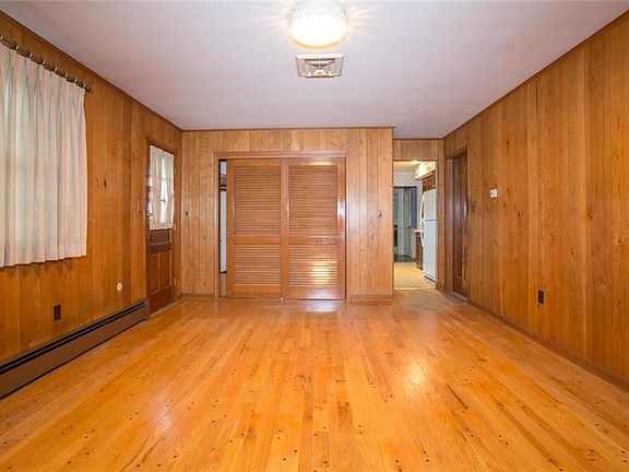 5th image of 2707 Cresmont Ave