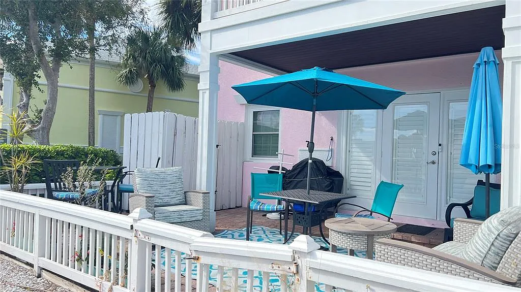 1 bed, 1.0 bath, 562 sqft, $2,400 — Photo 2