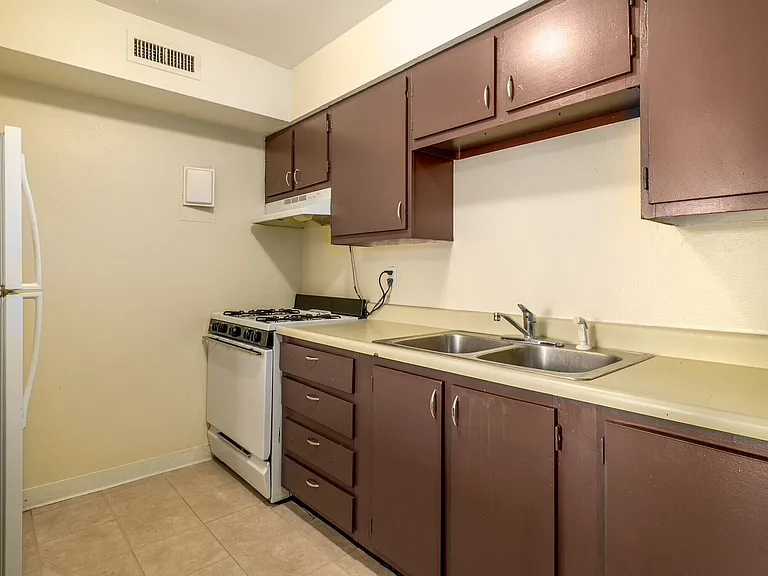 717 Fairmont Dr — Photo 19