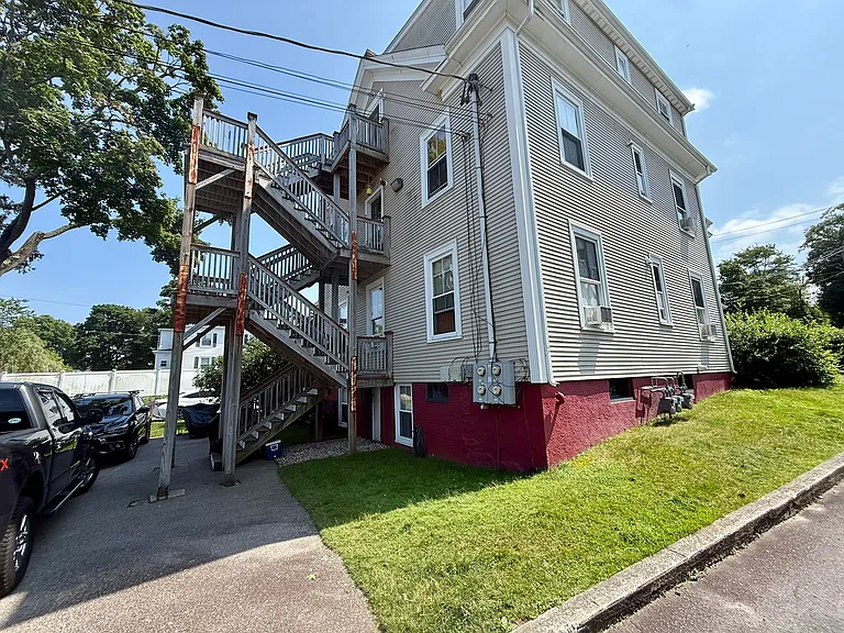 123 Court St #2 — Photo 34