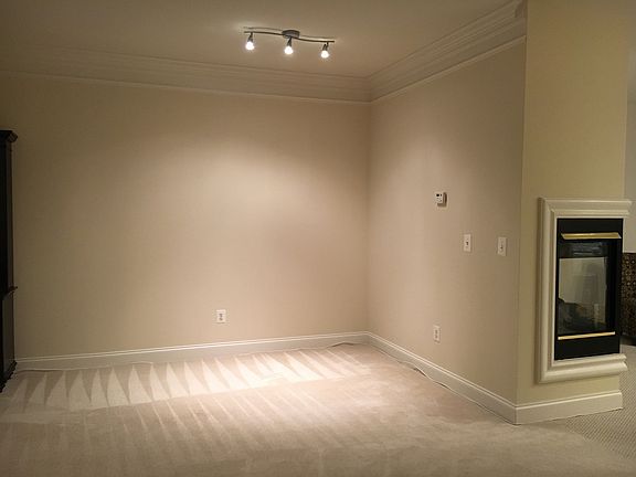 4th image of 6886 Witton Cir