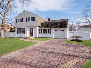 5 Brandy Ct, Lake Grove, NY 11755