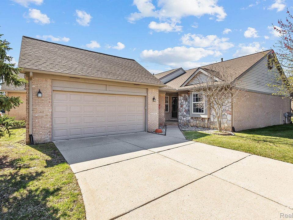 1st image of 22783 Woodcreek Dr