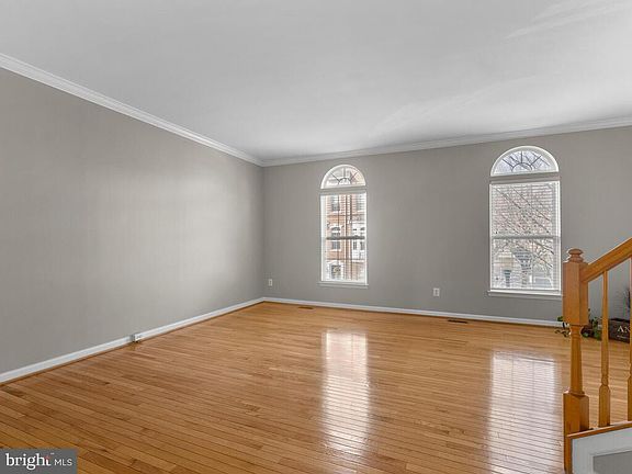 4th image of 212 Medlock La