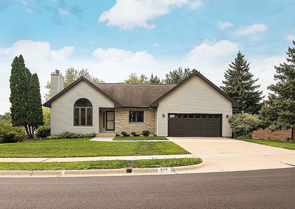2378 Beacon Hill Dr, Dubuque, IA 52003 Zillow