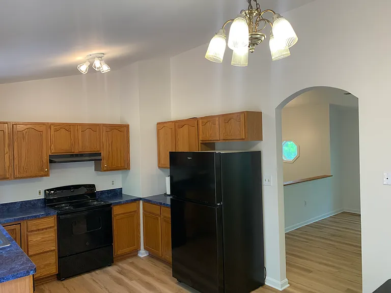 1084 Rimrock Rd — Photo 6