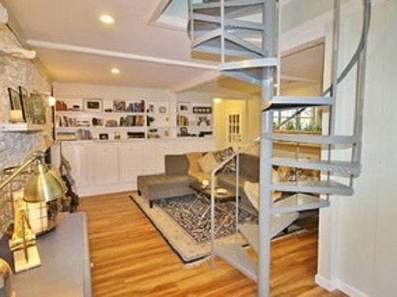 5th image of 1612 E Side Dr APT B