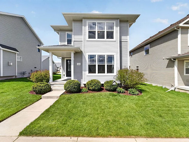 208 Sugar Maple Ln — Photo 1