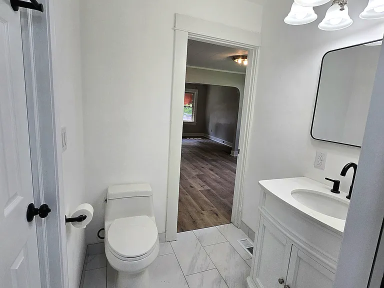 2744 Dwight Ave — Photo 21