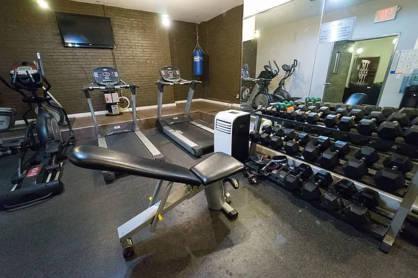 Rented by Manhattan Management LLC | media 15