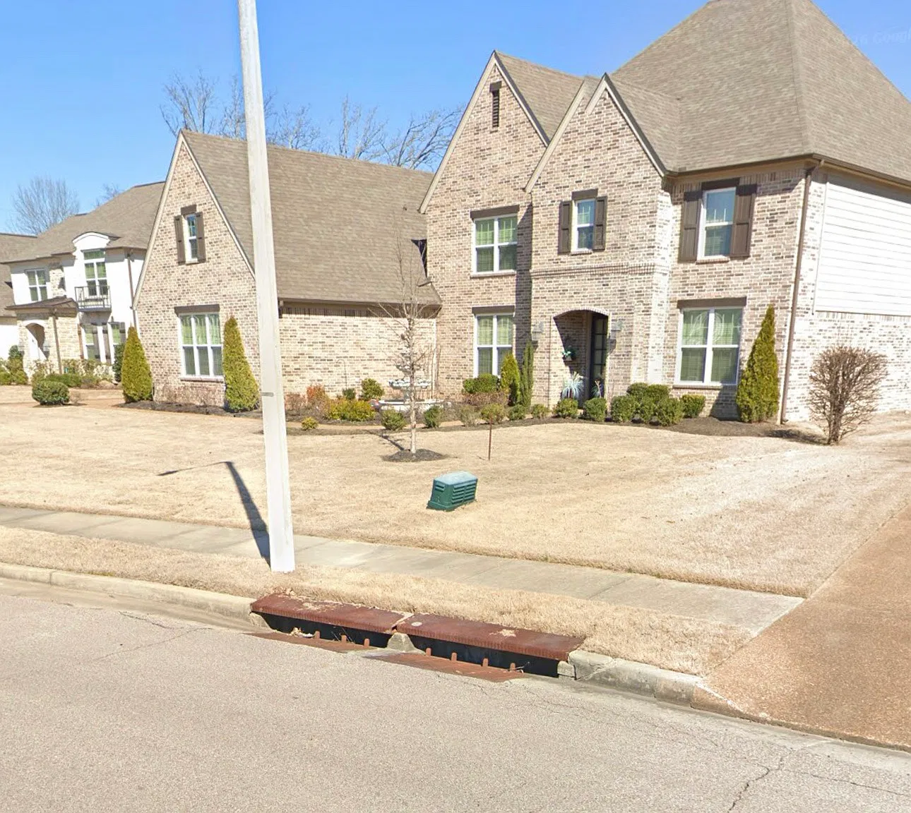 4 bed, 3982 sqft, $4,495 — Photo 3