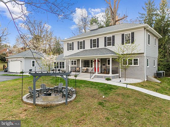 2nd image of 3803 Estel Rd