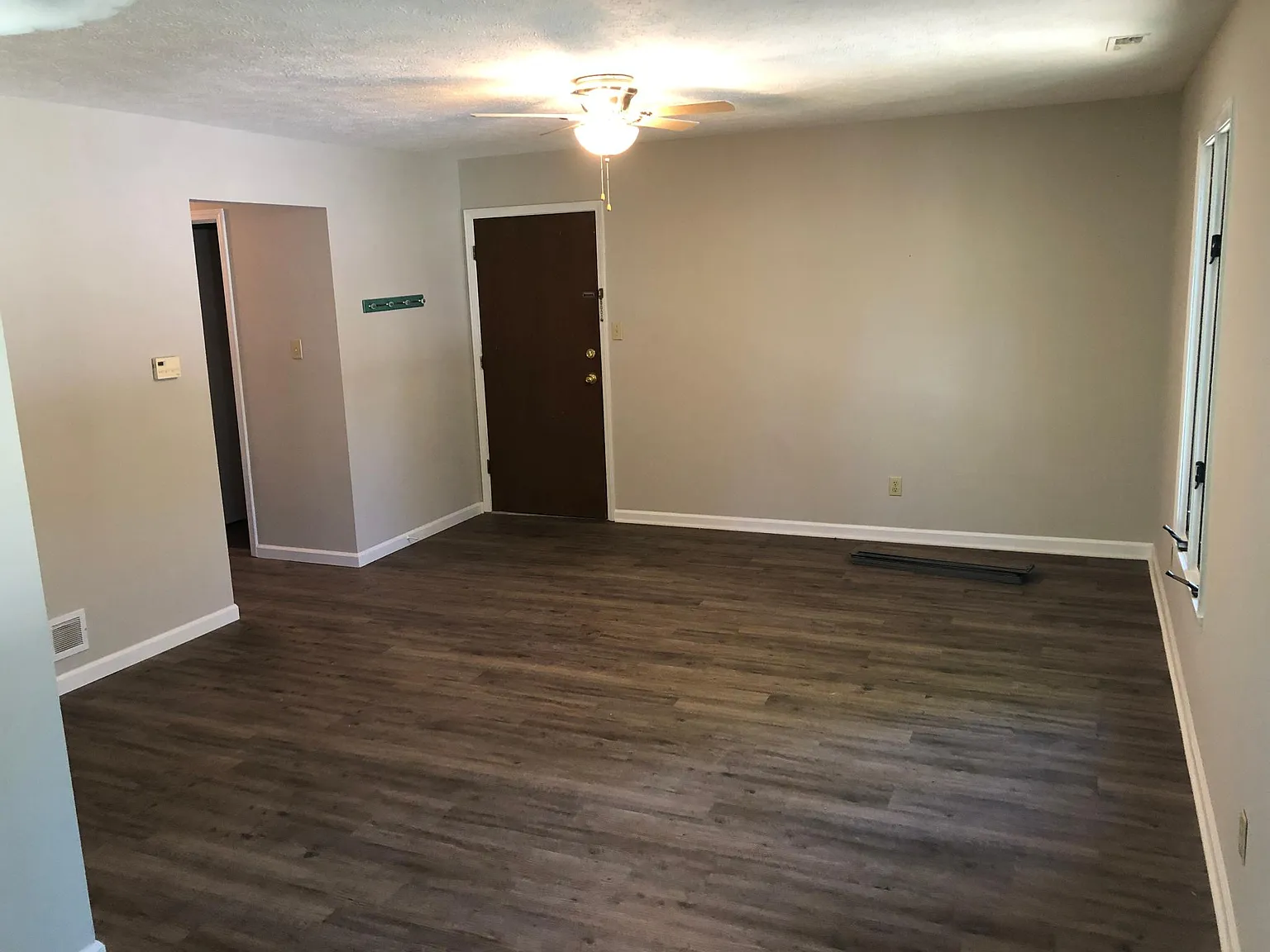 2 bed, 900 sqft, $1,250 — Photo 2