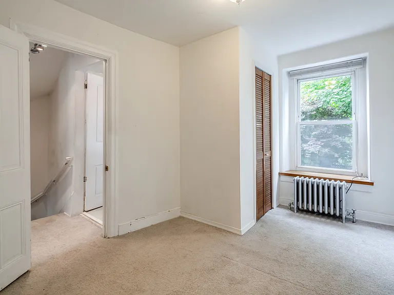 129 Krams Ave — Photo 18