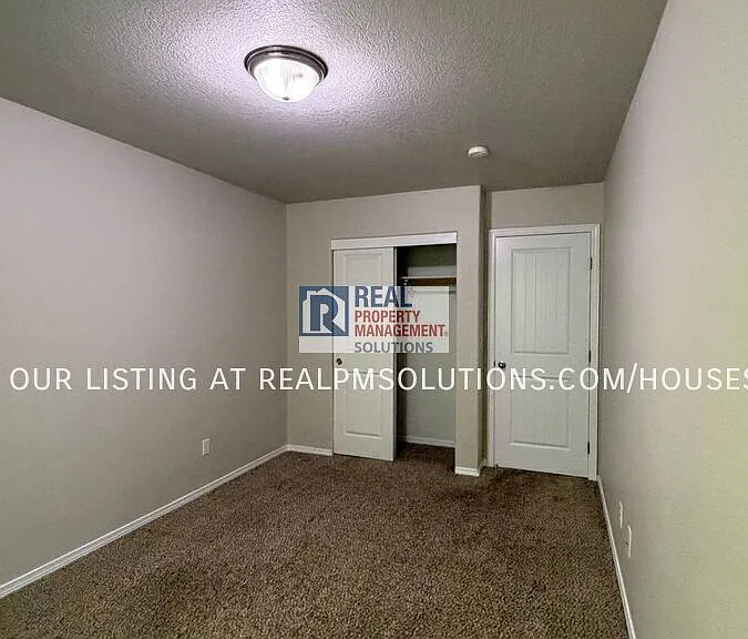 1851 SE Centurion Way — Photo 87