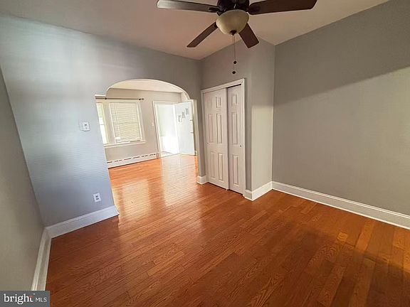 4th image of 4737 Oakmont St