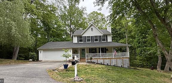 2nd image of 8432 Sailboat Ln
