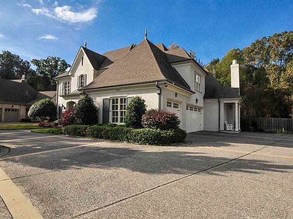 2nd image of 10297 Shea Woods Dr