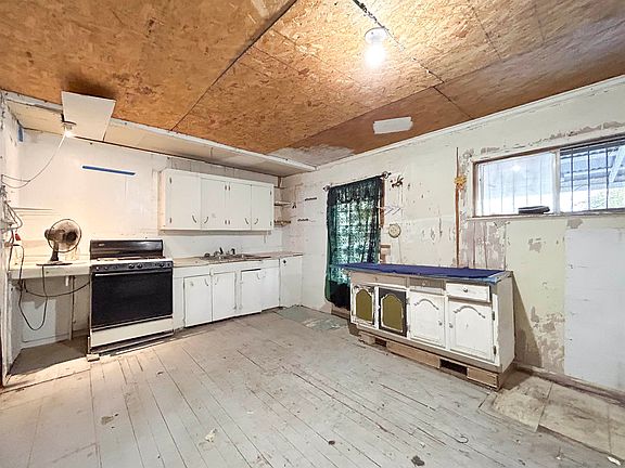 4th image of 505 E 4th Ave