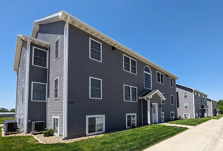 1319 B Ave W #31 — Photo 2