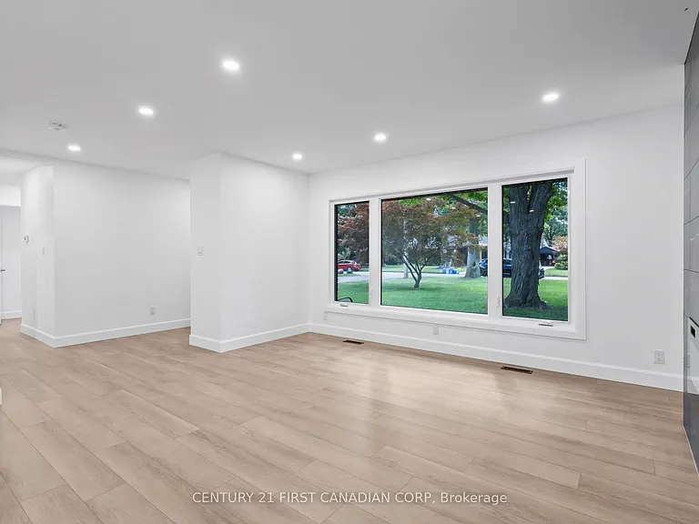 32 Braemar Cres — Photo 11