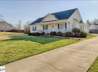 5 Beaver Brook Ct, Taylors, SC 29687