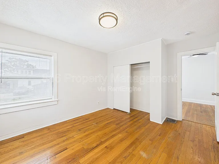 6921 Prospect Ave #C — Photo 12