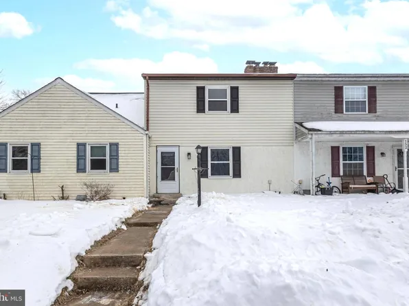 150 Thomas Dr, Telford, PA 18969