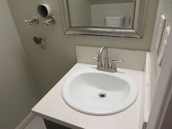 5th image of 513 E Ridgecrest Blvd APT B