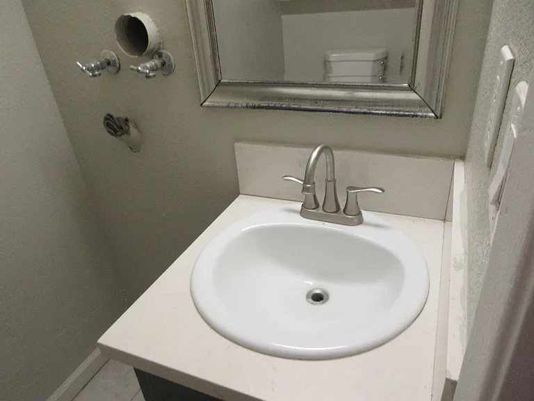 513 E Ridgecrest Blvd — Photo 5