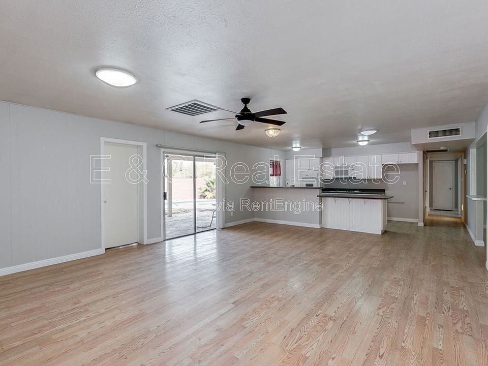 1st image of 1722 E Broadmor Dr