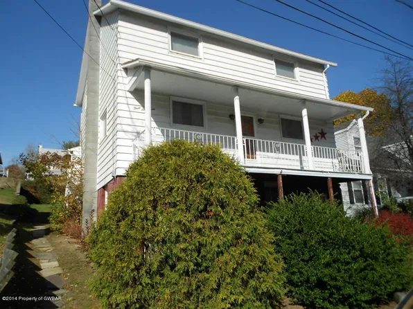 317 1st St, Plymouth, PA 18651