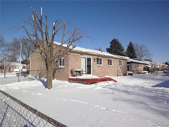 4th image of 41573 Tompkins St