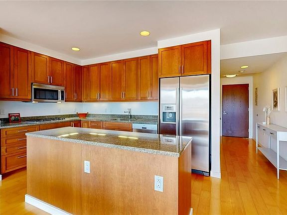 5th image of 100 Exchange St Unit 805