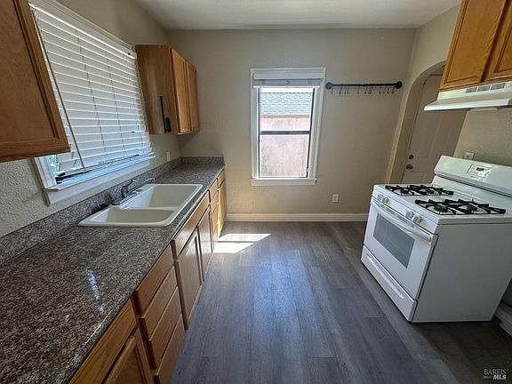 4th image of 277 Idora Ave