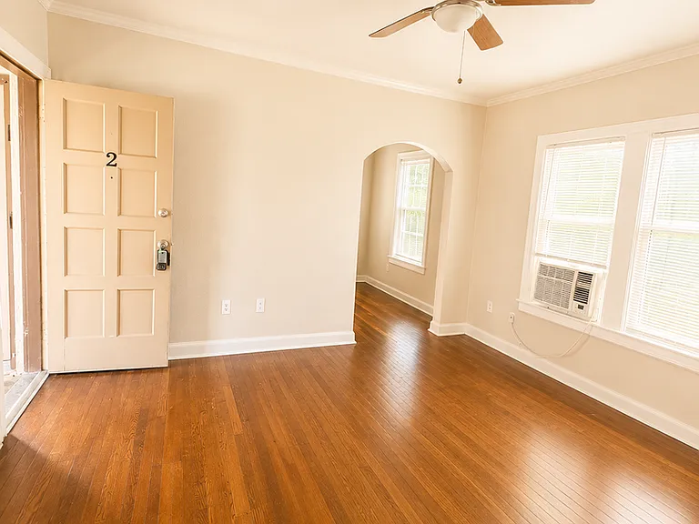343 W Summit Ave — Photo 10