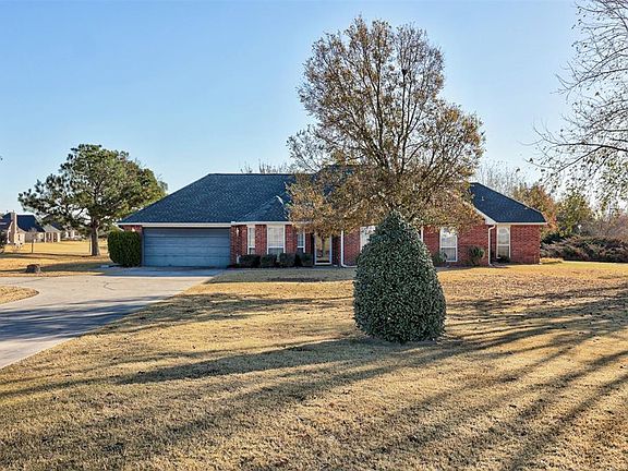 4th image of 105 Teal Dr