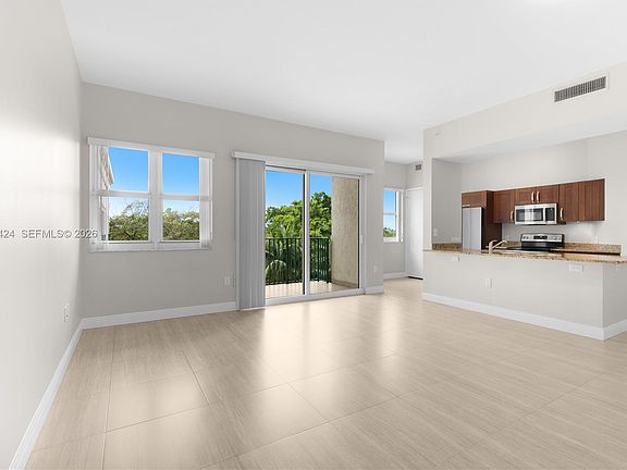 5th image of 20000 E Country Club Dr APT 402