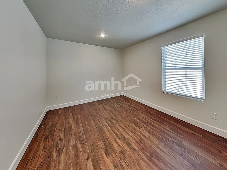 11016 S Trocadero Ave — Photo 18