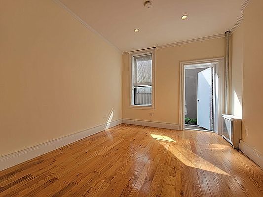 2nd image of 301 10th Ave #1X