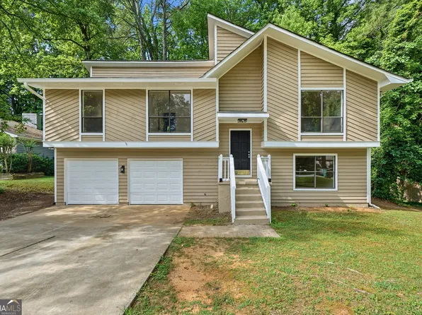 996 Park Forest Trl NW, Lilburn, GA 30047