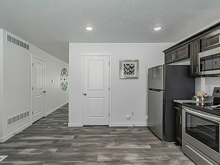 26-Kitchen