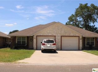 100 Surrey Ln, Gatesville, TX 76528