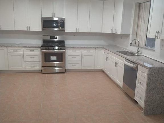 3rd image of 3251 Waterview Ln