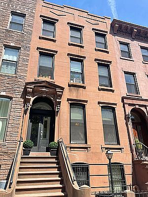 1st image of 389 Sackett St Floor 1