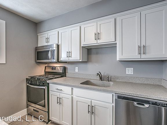 4th image of 428 N 40th St APT 1