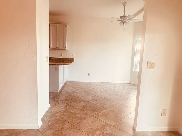 6707 E Kelton Ln — Photo 9