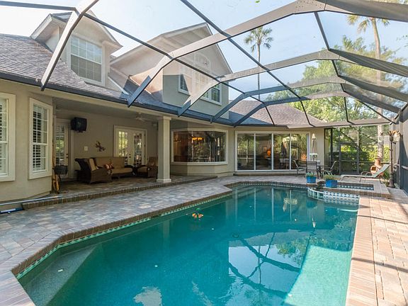 4th image of 304 Clearwater Dr