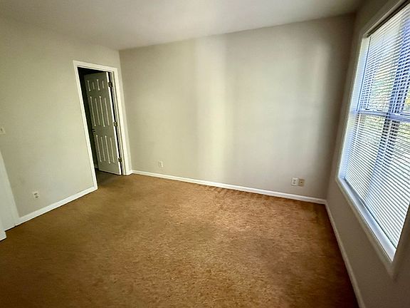 5th image of 3227 Bishop St Unit 2