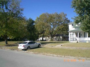 104 W 1st St, Junction City, KS 66441